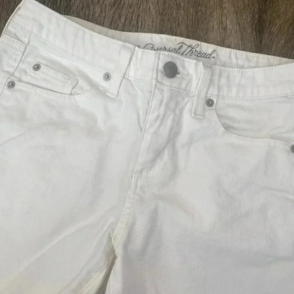 Womens Universal Thread White Shorts - 2/26R - Picture 2 of 8